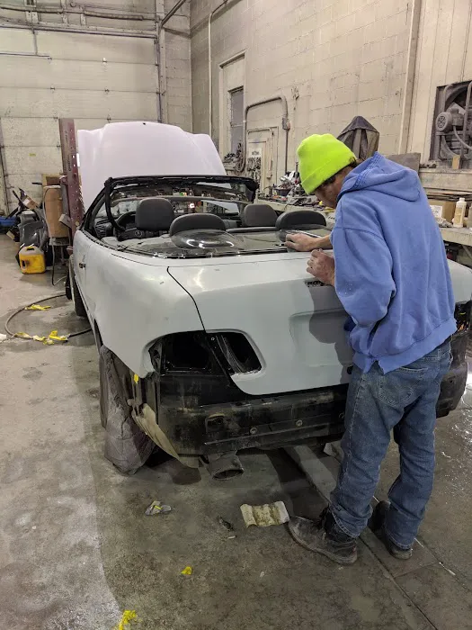 Ken's Body & Paint Shop 5