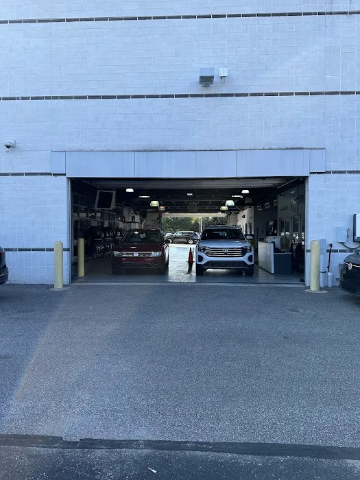 Ganley Westside Volkswagen Service 9
