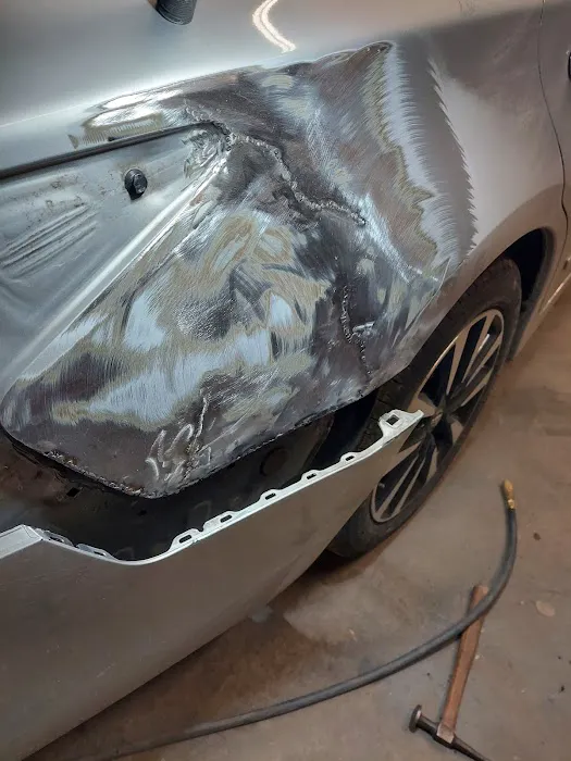 Duane's Auto Body 8
