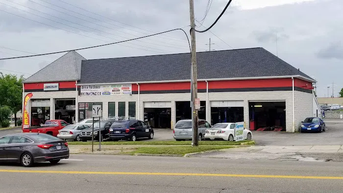 Van's Auto Service & Tire Pros Waterloo 4