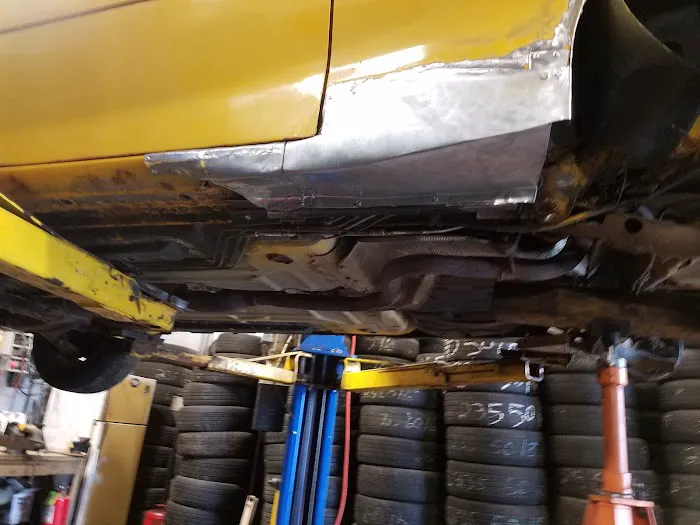 A&B Auto 8