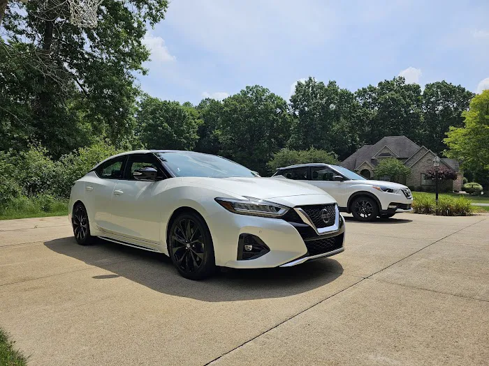 Montrose Nissan Service Department 0