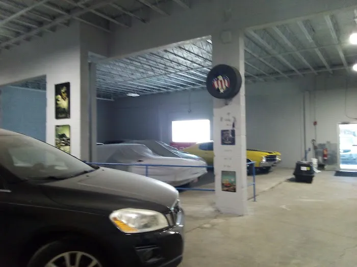 Spitnale's Garage 0