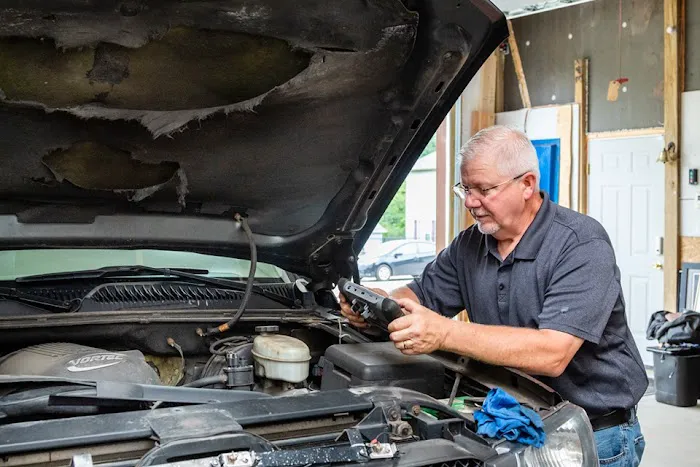 FREDS AUTOMOTIVE 2