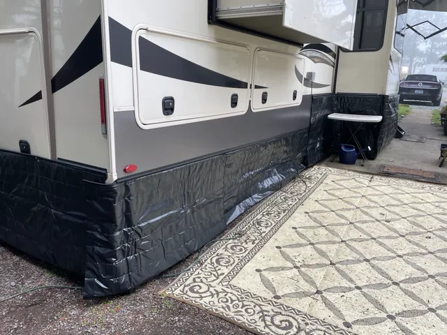 The Skirting Company (formerly RV Skirting Pros) 4
