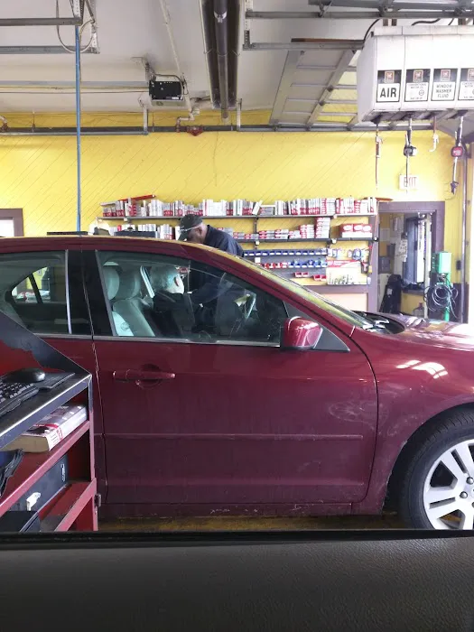 Uncle Ed's Oil Shoppe 3