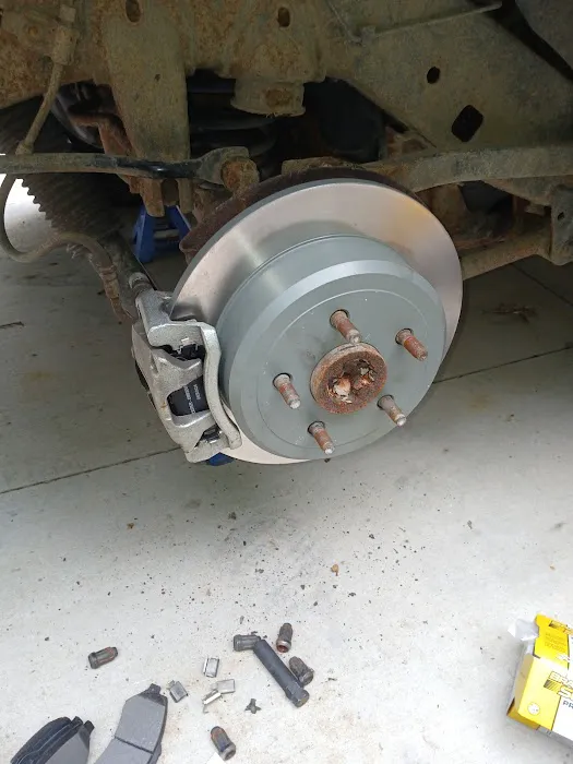 Thundering Diesel Mobile Semi Truck and Auto repair 6