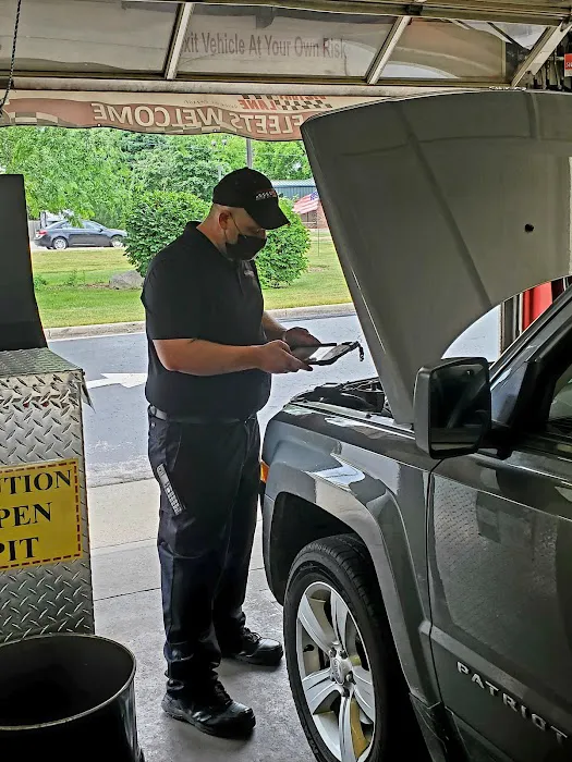Victory Lane Quick Oil Change (Holt) 1