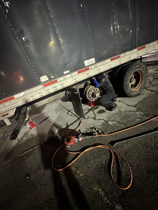 Heavy duty truck repair 4