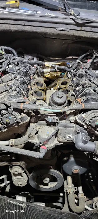 Mike's Auto Shop 0