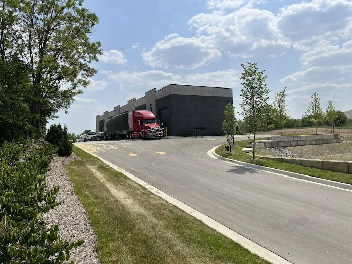 Maks Trucking & Repairs 1