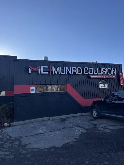 Munro Collision Shop 4