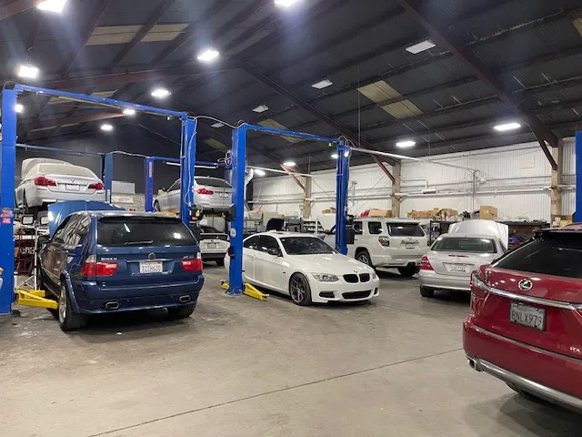 David's Autoworks & Auto Body 8