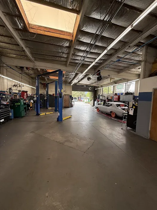 Cerrone's European Specialists In Service & Repair For Land Rover, Jaguar, Audi, BMW, MINI, & Volvo In Redwood City 6