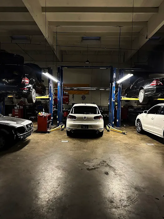 Stuttgart Motors 6