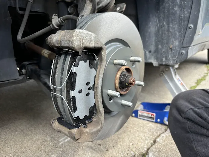 Speedy Bee Auto Repair 0