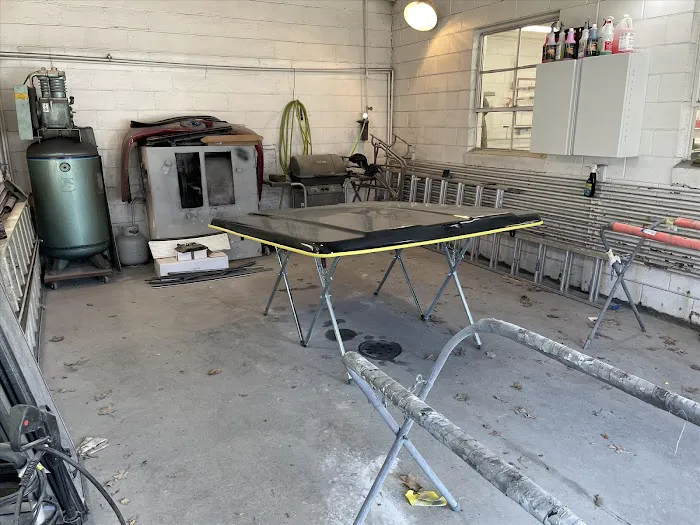 Urbandale Auto Body Service 9