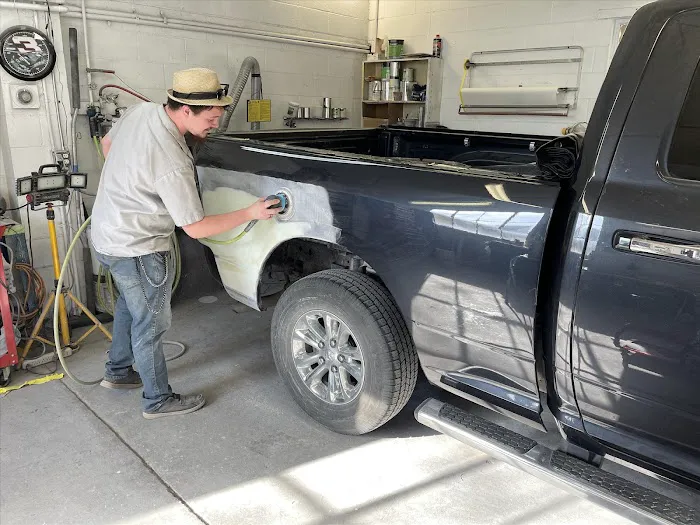 Urbandale Auto Body Service 4