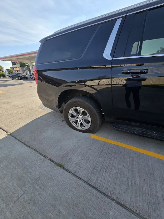 River Road Auto Body LLC 0
