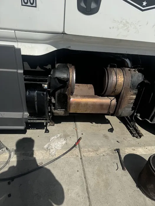 Teji Truck & Trailer Repair 4