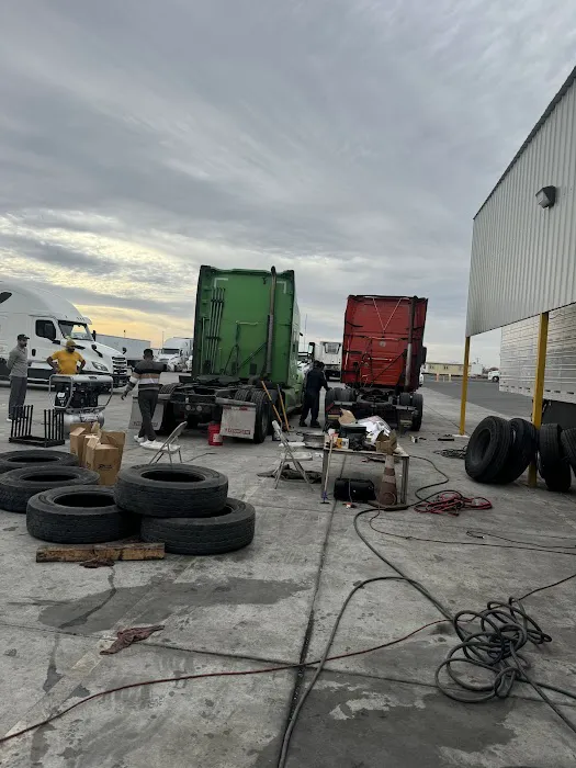 Teji Truck & Trailer Repair 6