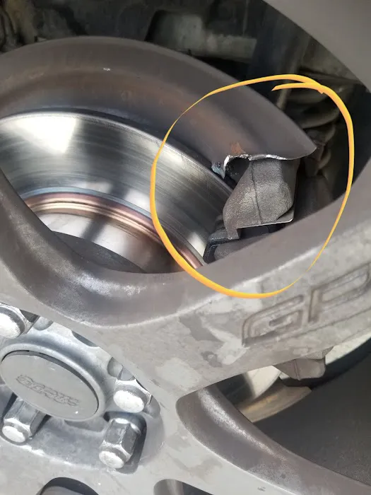 Fuentes Auto Center 5