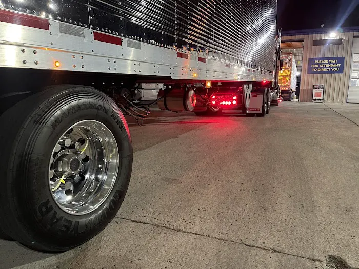 Otto's Truck Supplies 3