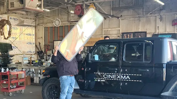 Economy Body Parts & Auto Glass 4