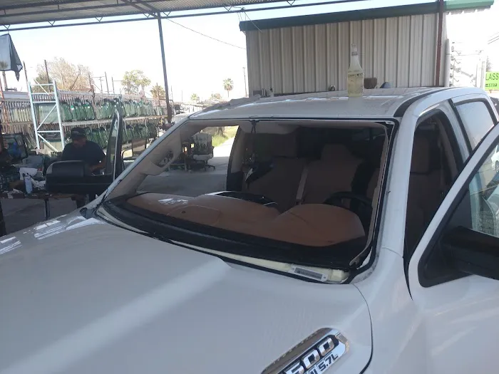 Discount Auto Glass 0