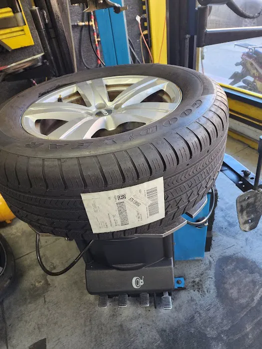 BROOKLYN TIRE SHOP. FLAT FIX. ROAD SERVICE . OPEN LATE 11:45PM 1
