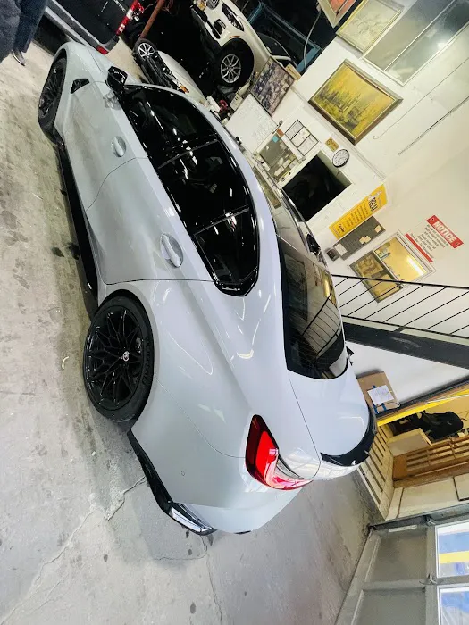 Morales Auto Glass & Windows Tint 0