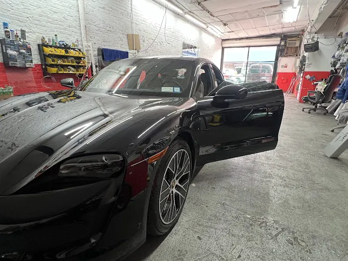 Alex Window Tinting And AutoGlass 3
