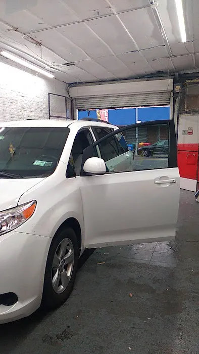 Alex Window Tinting And AutoGlass 8