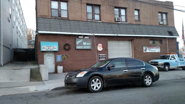 John's Main Auto Body 0