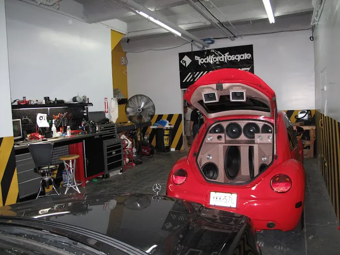 Jingle Bells Installation Shop 9