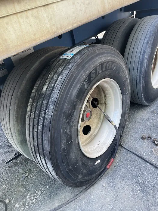 Ella’s 24HR MOBILE Trucks /Tire/Trailer Repairs/Roadside 0