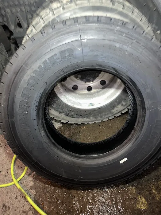 Ella’s 24HR MOBILE Trucks /Tire/Trailer Repairs/Roadside 5