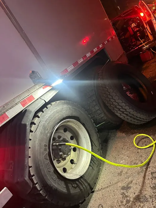 Ella’s 24HR MOBILE Trucks /Tire/Trailer Repairs/Roadside 4