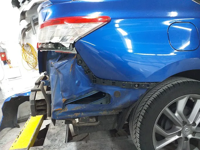 R M Auto Collision 2