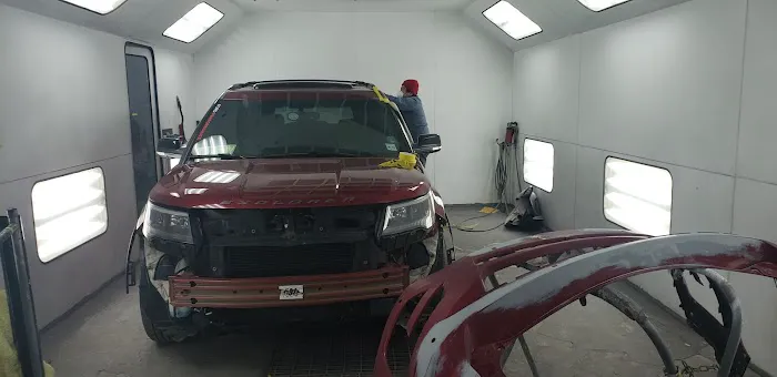 R M Auto Collision 1