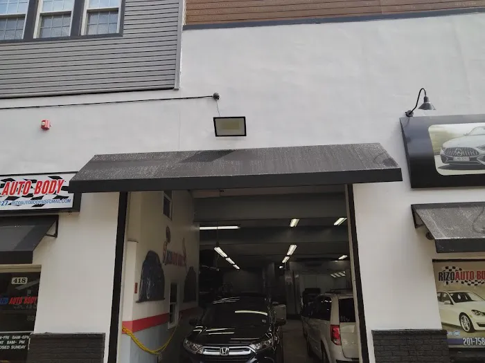 Rizo Auto Body LLC 3