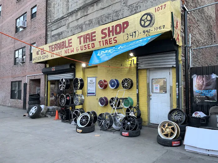 El Terrible Tire Shop 🔥 6