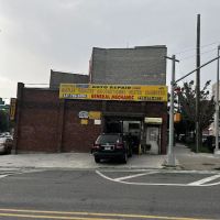 La Reyna Auto Repair Shop