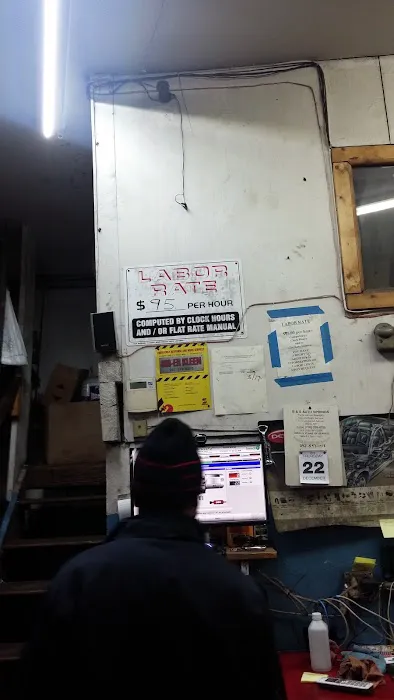 La Reyna Auto Repair Shop 2
