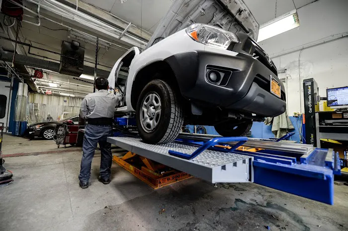 J & F Chatsworth Auto Body 7
