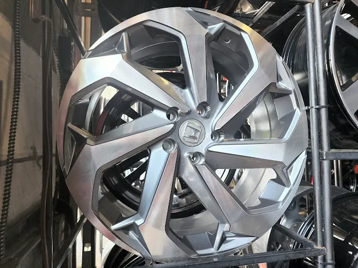 Nanos Wheels Rims and Tires 1