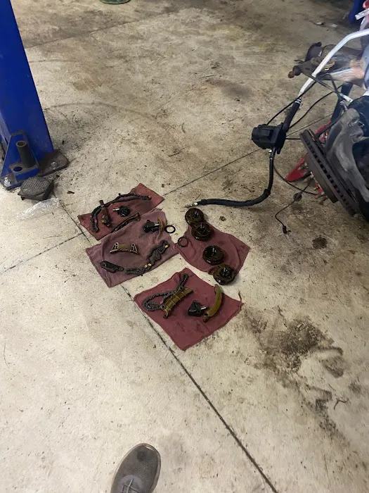 2 BROTHERS AUTO SERVICE/MUFFLERS 4