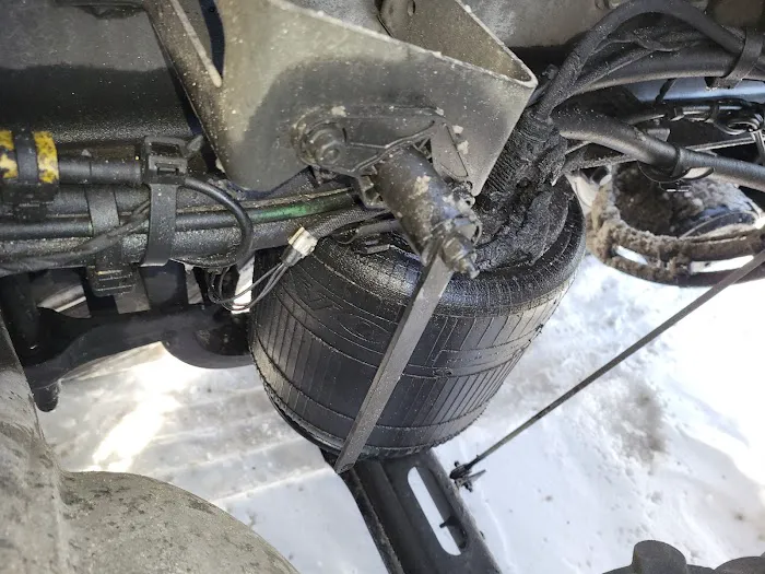 MOBILE TRUCK AND TRAILER REPAIR 1
