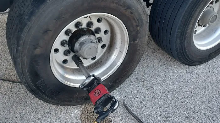 Semi Tire Road service 1