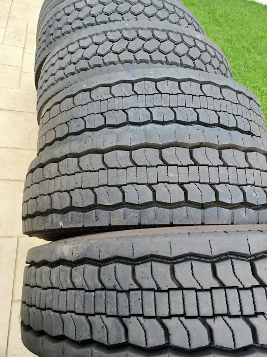 Semi Tire Road service 8